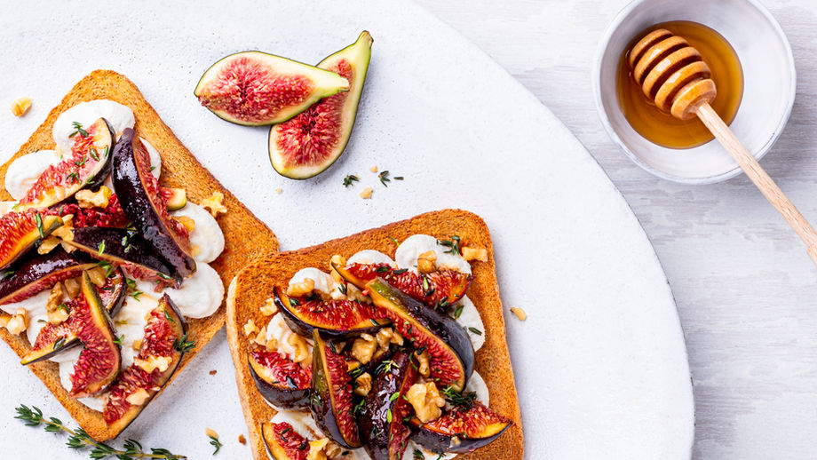 Golden Toast - Sandwich mit Ricotta & Feigen